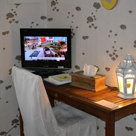 Logis Le Relais Sarrasin Hotel Vezenobres Eksteriør billede
