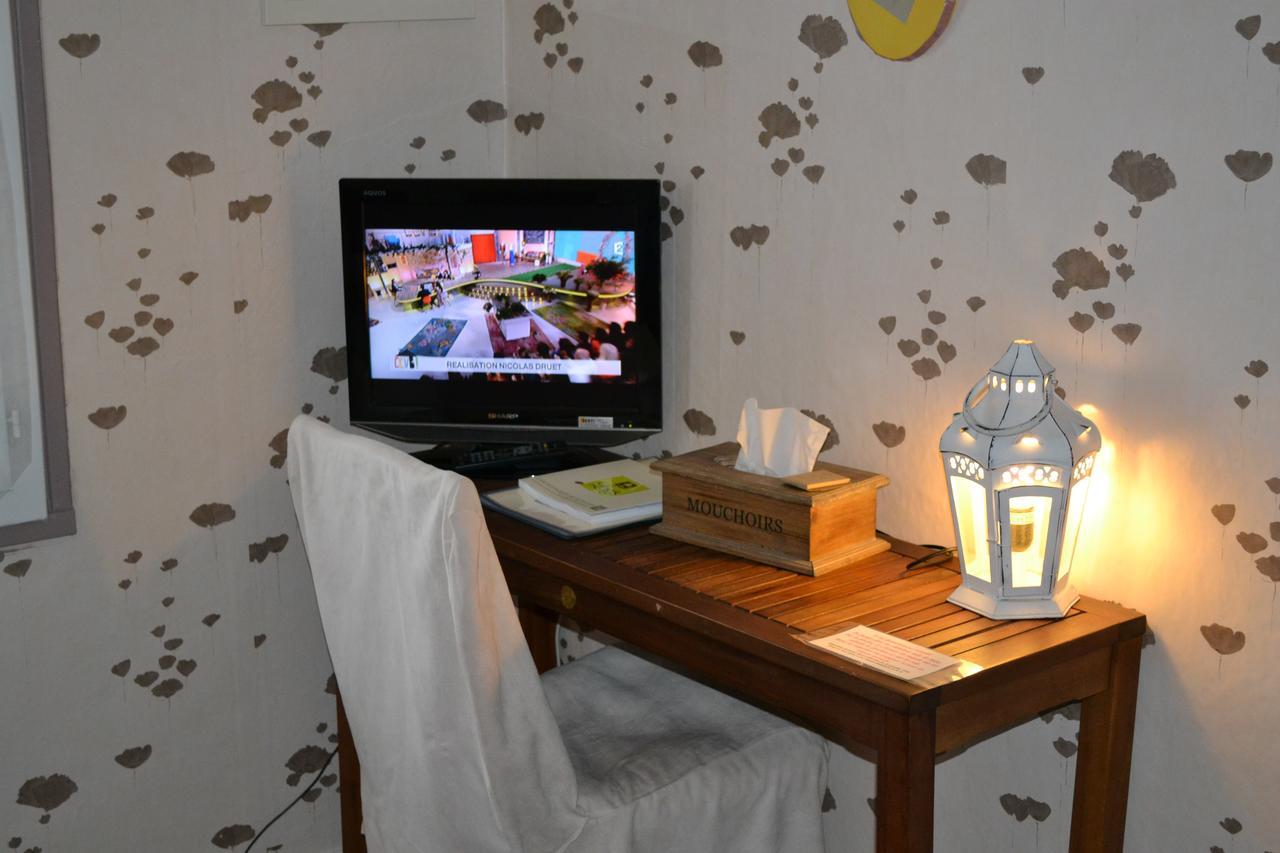 Logis Le Relais Sarrasin Hotel Vezenobres Eksteriør billede