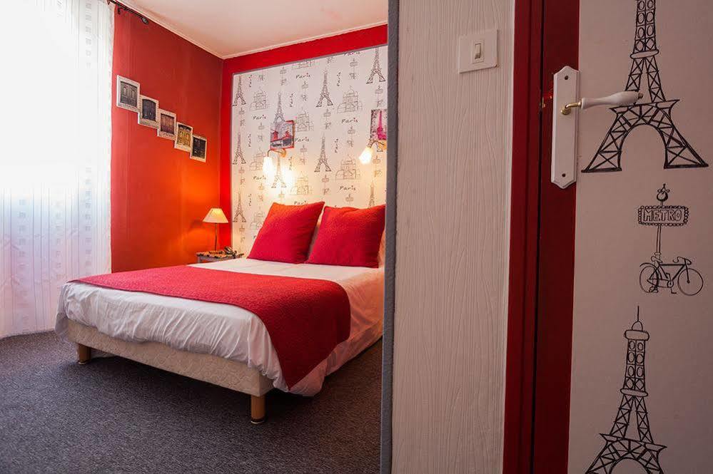 Logis Le Relais Sarrasin Hotel Vezenobres Eksteriør billede